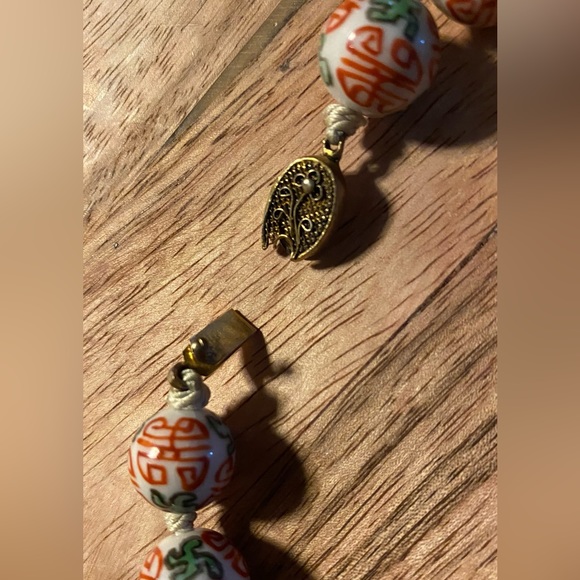 COPY - 1930’s Buddhist Chinese hand knotted & painted porcelain bead necklace. - Picture 9 of 11